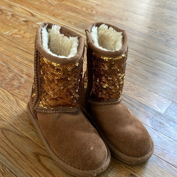 Sparkly sequence boot - Picture 3 of 7